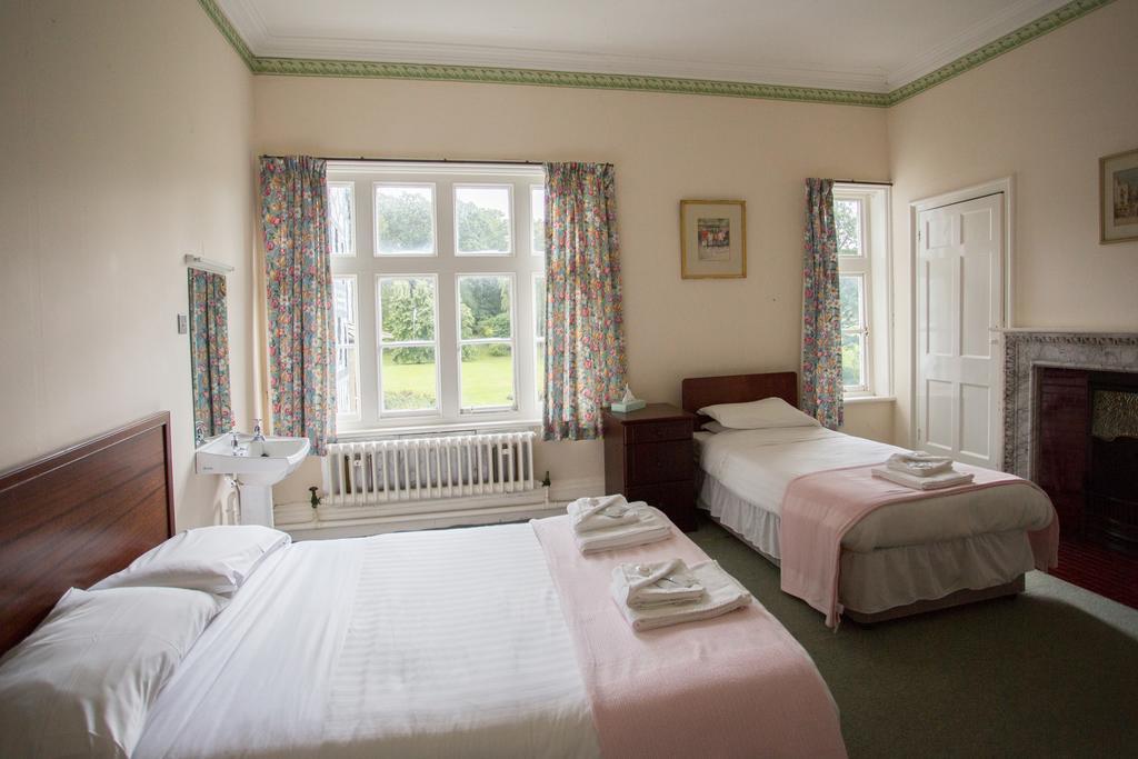 Gregynog Hall Guest House Tregynon Exterior photo