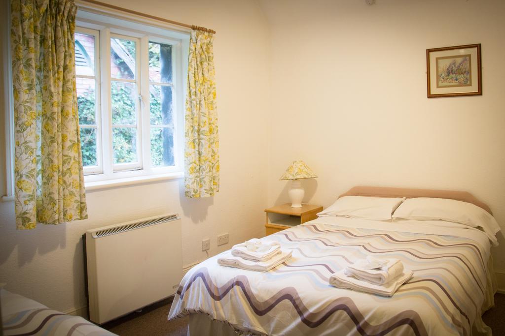Gregynog Hall Guest House Tregynon Exterior photo