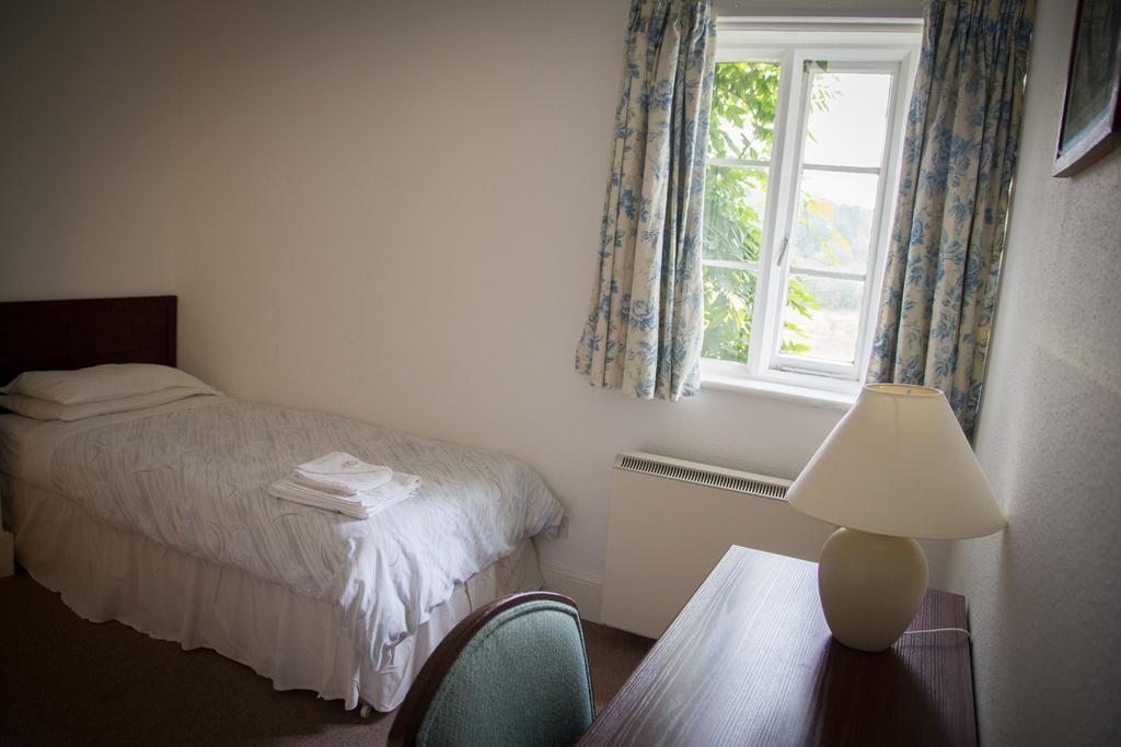 Gregynog Hall Guest House Tregynon Exterior photo