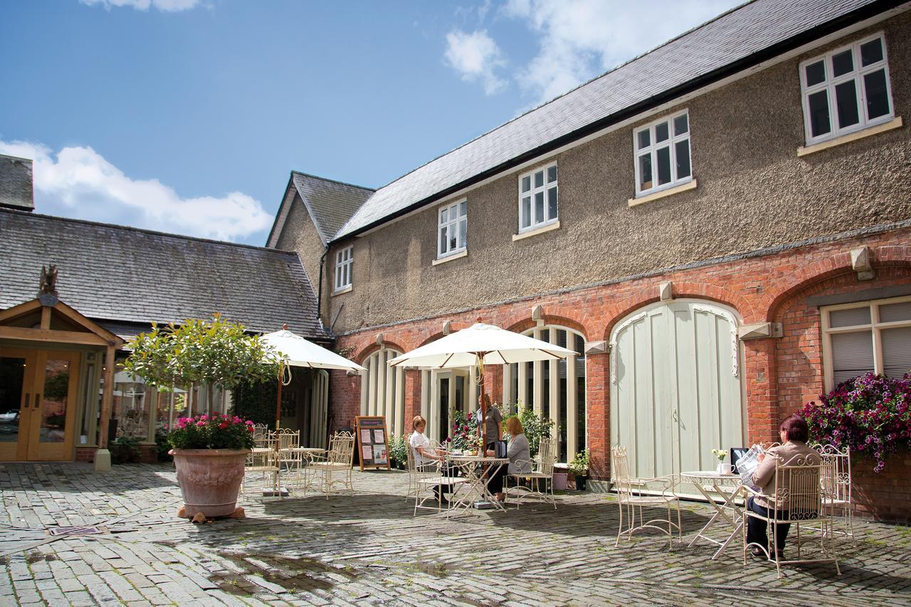 Gregynog Hall Guest House Tregynon Exterior photo